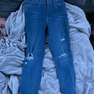 Levi’s jeans loved them !! Never worn
